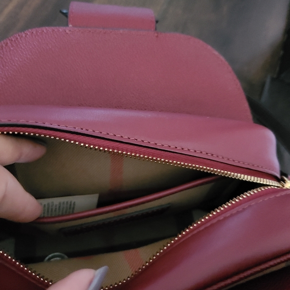 AUTHENTIC BURBERRY BAG - Picture 6 of 9